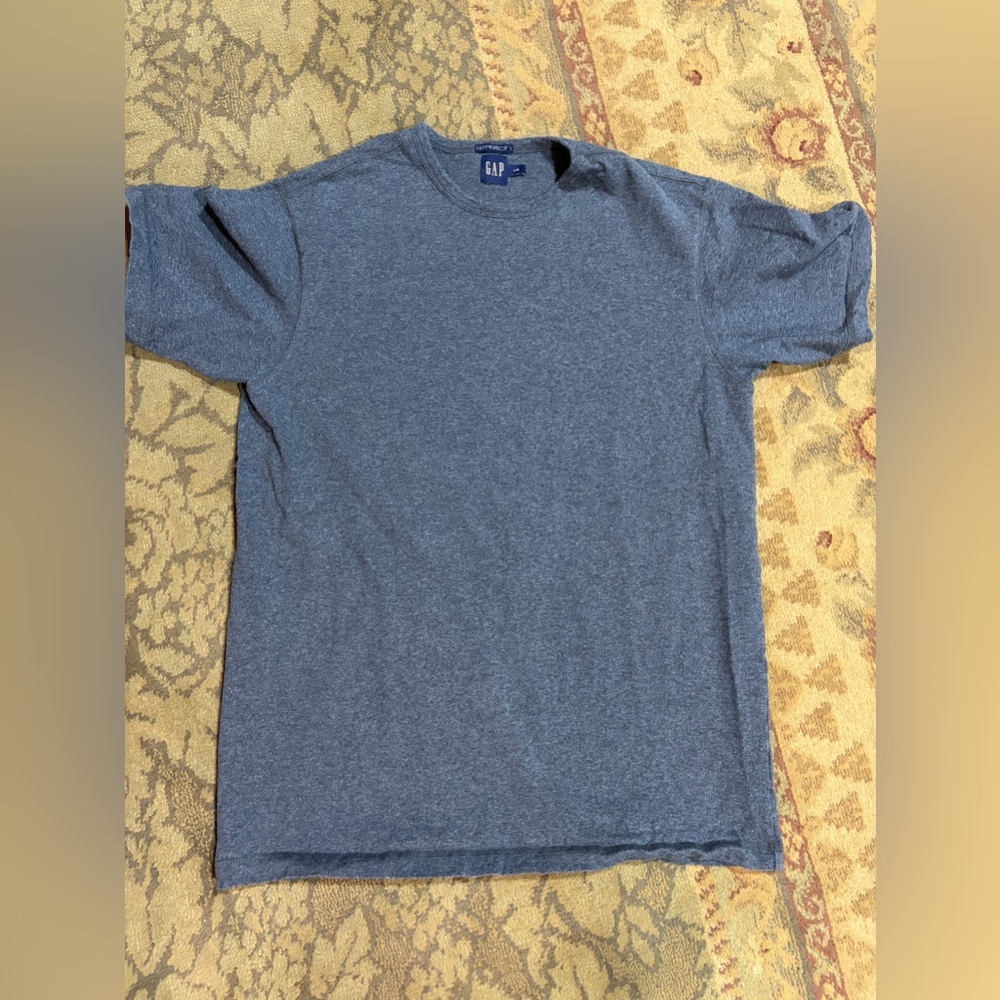 GAP Men's dark grey Short Sleeve Tee